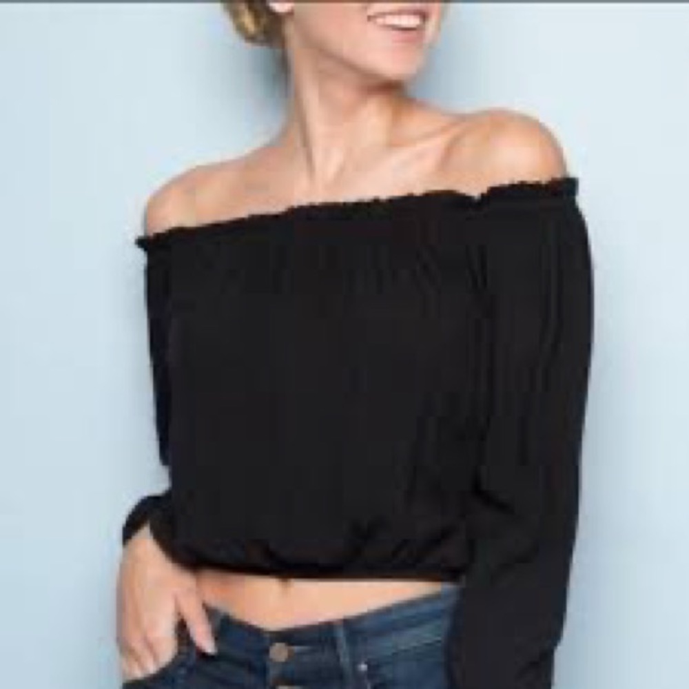 BRANDY MELVILLE BLACK OFF THE SHOULDER TOP